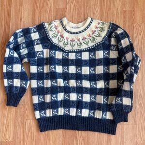 Susan Bristol vintage Sz 38 Navy and Cream Patterned Sweater